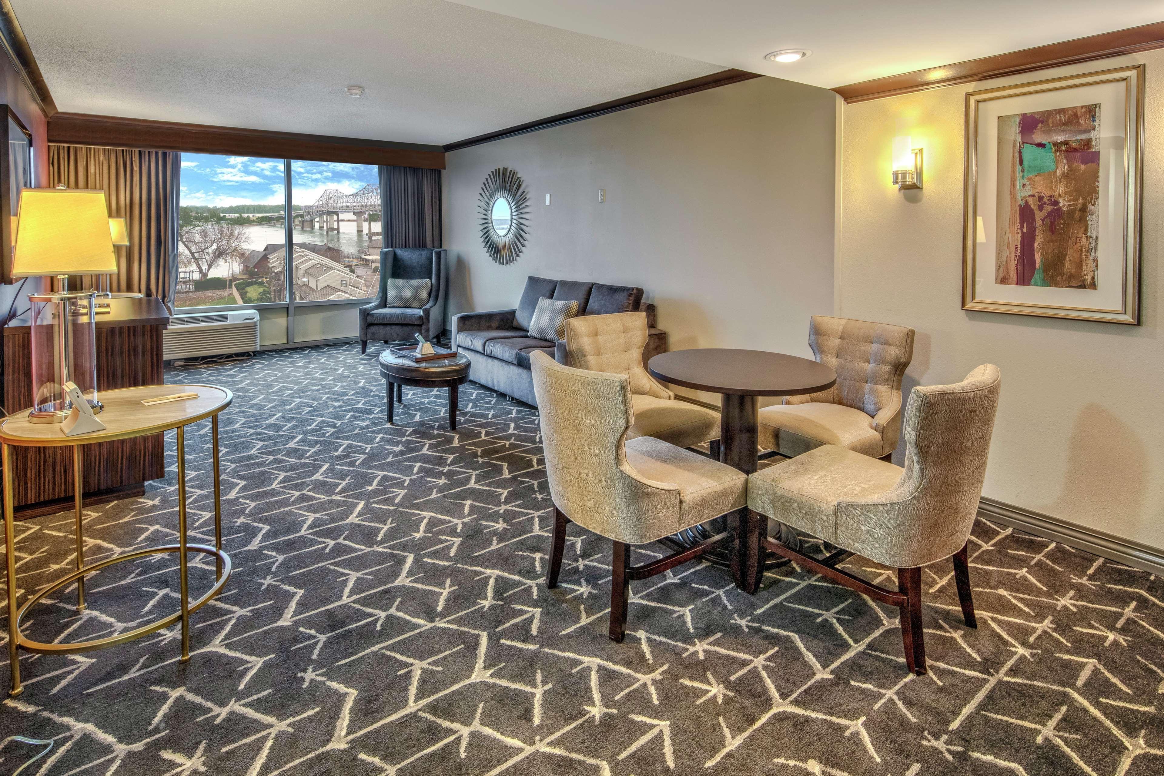 Doubletree By Hilton Decatur Riverfront Ngoại thất bức ảnh